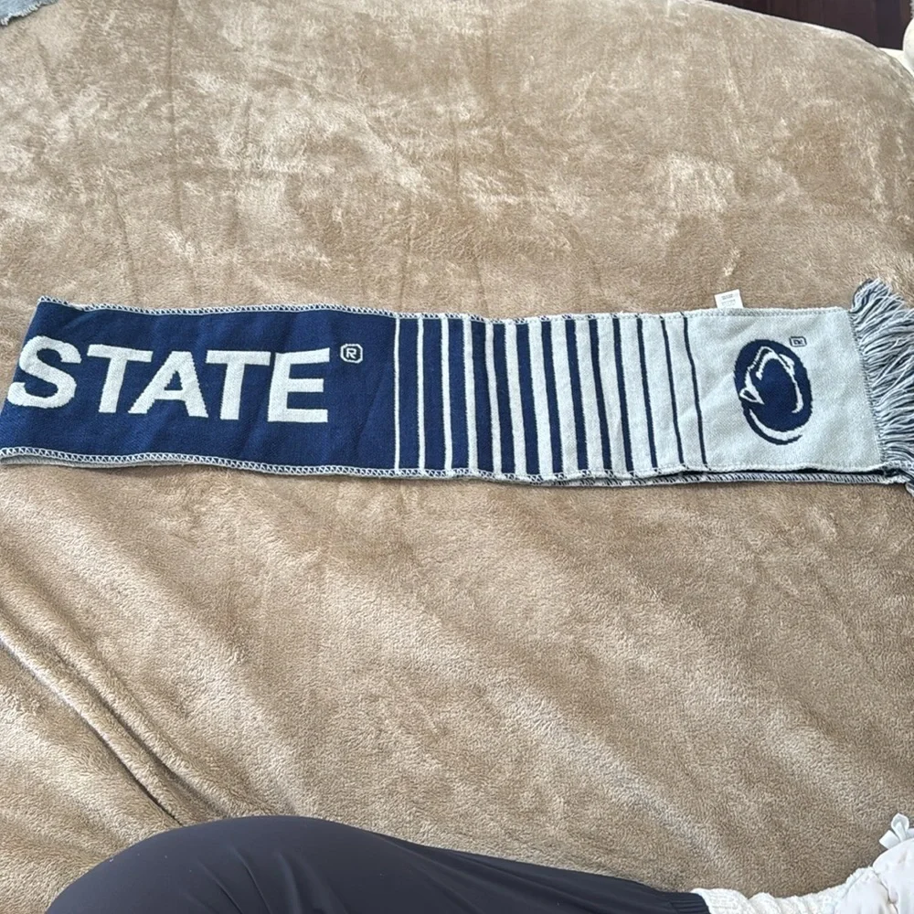 Foco Penn State‎ Fringed Scarf